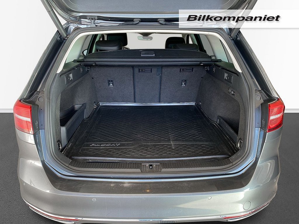Volkswagen Passat Sportscombi 2.0 TDI DPF SCR BMT 4Motion DSG Sekventiell, 240hk, 2016