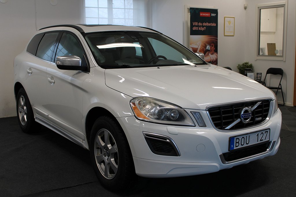 Volvo XC60 D3 Momentum R-Design /Taklucka /GPS /Drag /163hk