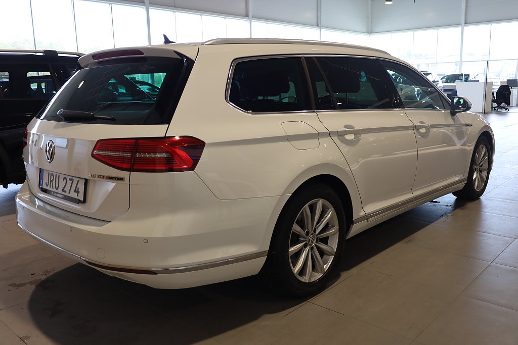 Volkswagen Passat Sportscombi 2.0 TDI AUT 4M Pano Drag Värmare Kamera 2016
