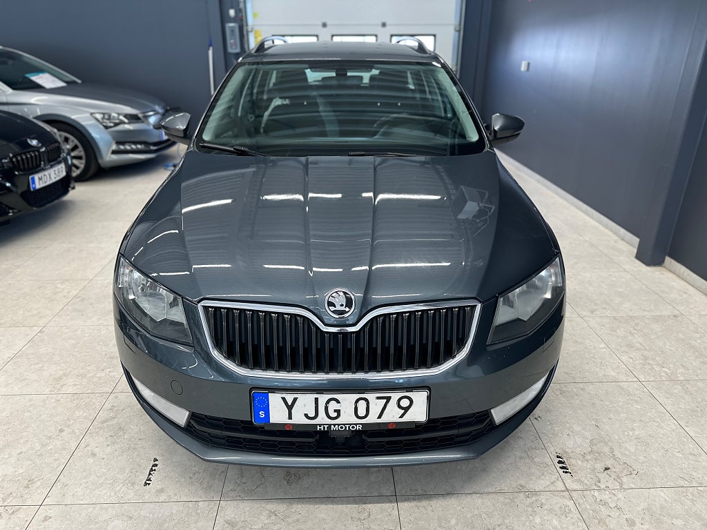 Skoda Octavia Kombi 1.0 TSI 4,99% Ambition/Dragkrok/Fjärr-Värm/Farth