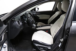 Halvkombi Mazda 3 9 av 26