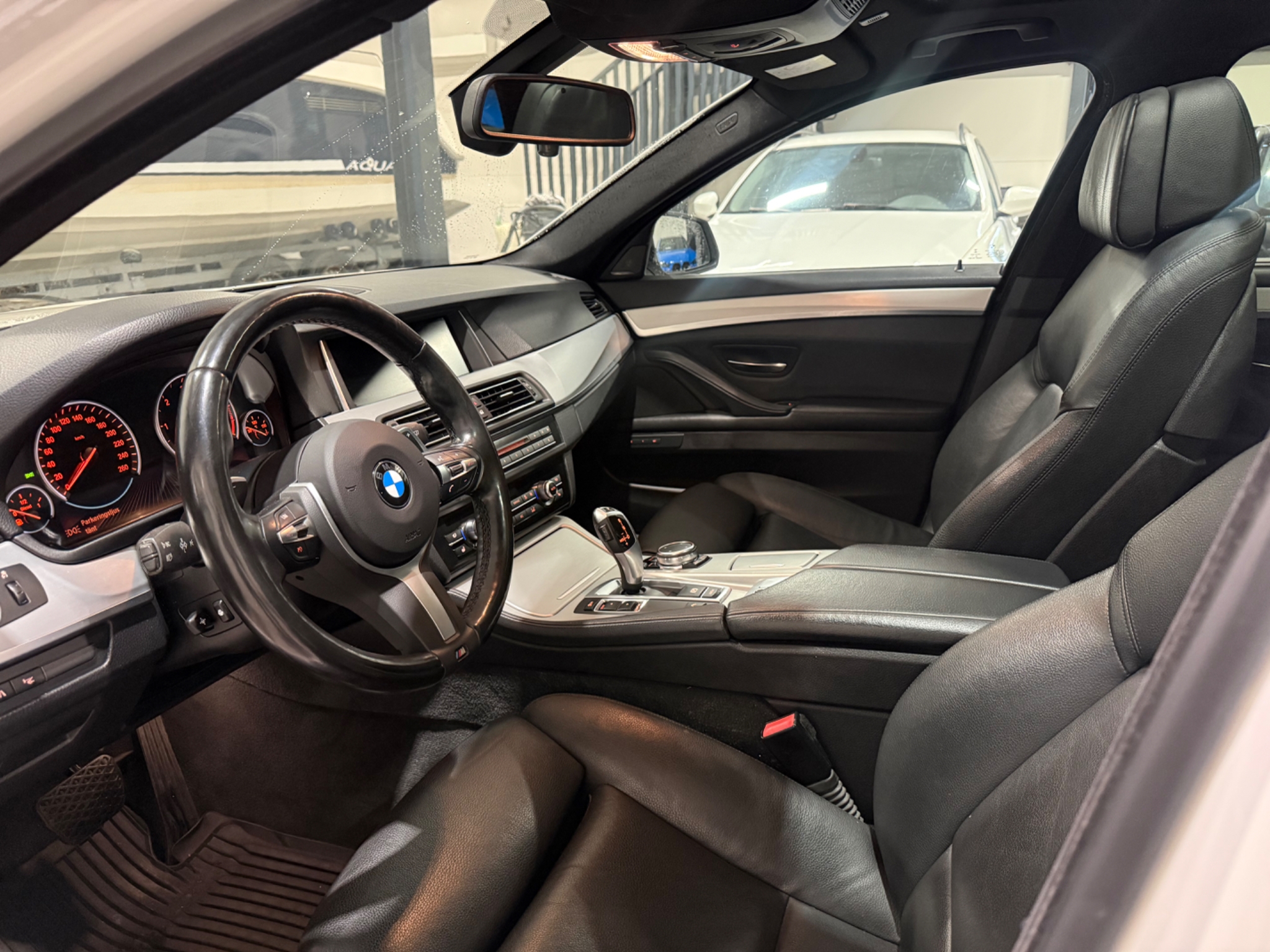 BMW 520 d Touring Steptronic Utrustning 2015, bild 6/10