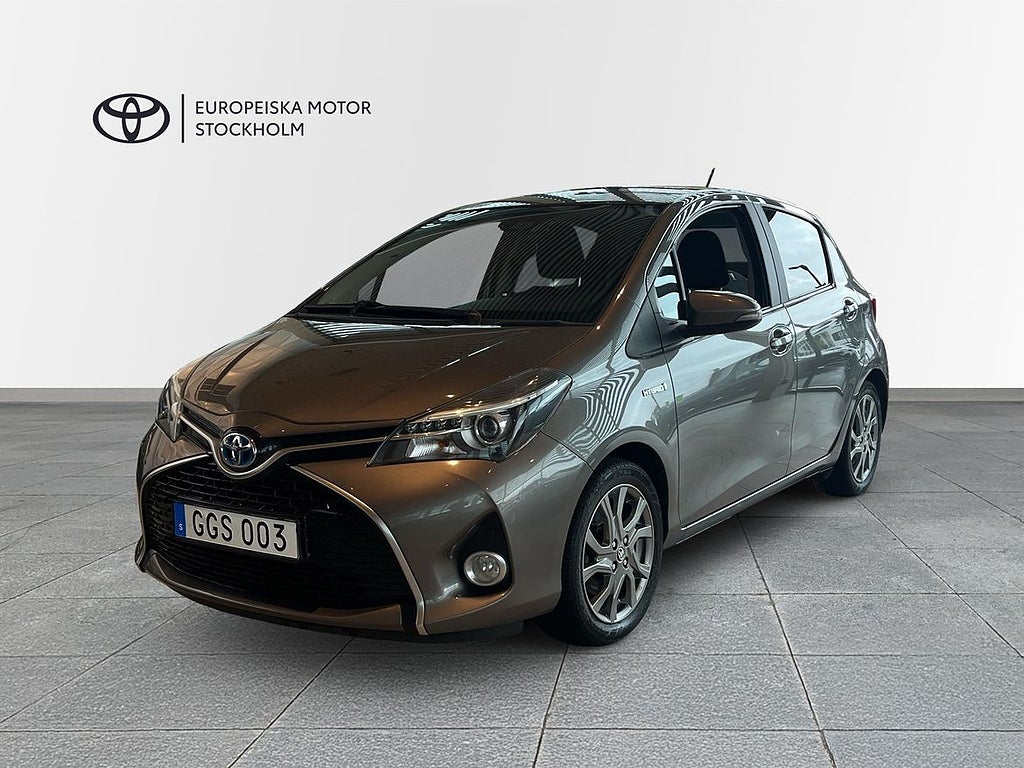 Toyota Yaris 5D Hybrid Intense Ed. Vinterhjul / Motorvärmare