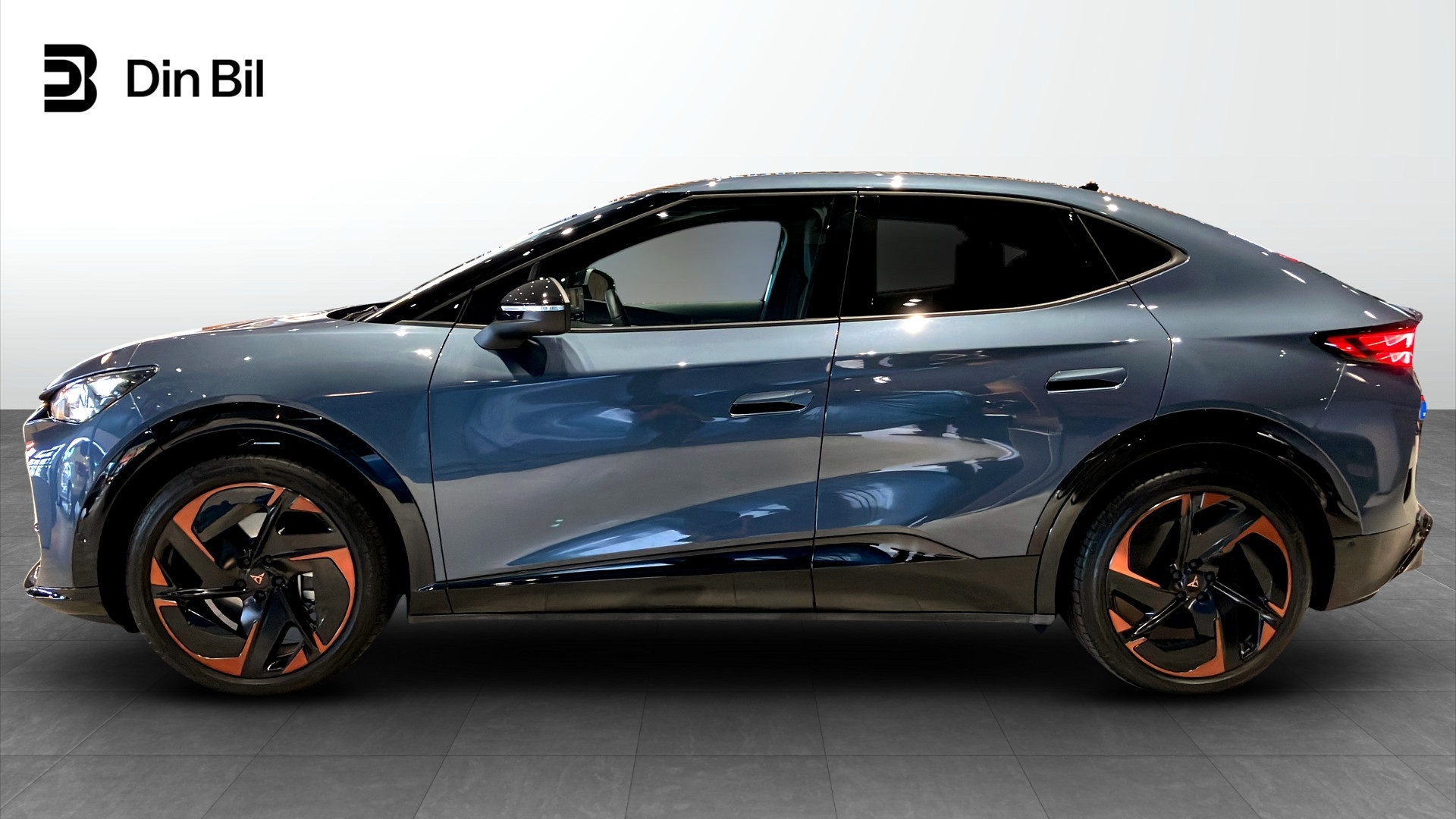 Cupra Tavascan 2025, photo 2/34