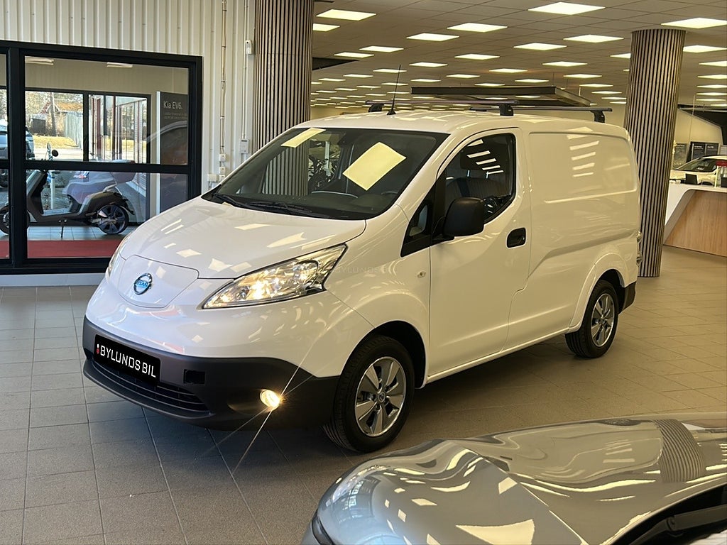 Nissan e-NV200 Van 40 kWh - MOMS* Vinterhjul* Inredning*