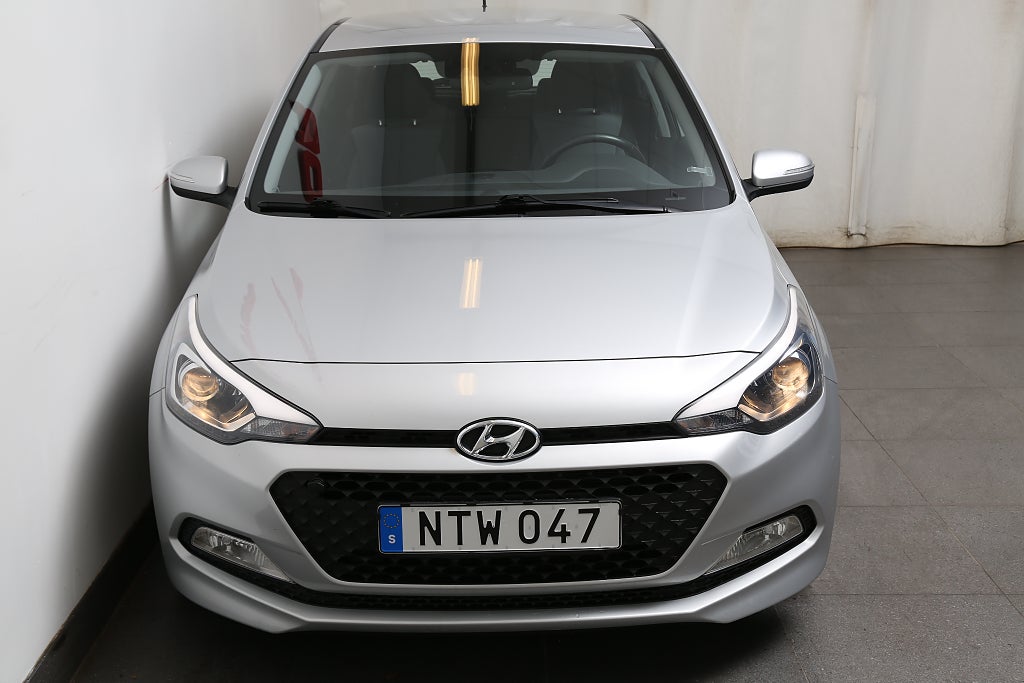 Hyundai i20 1,4 100hk Premium Automat P-sensor Bluetooth 2016