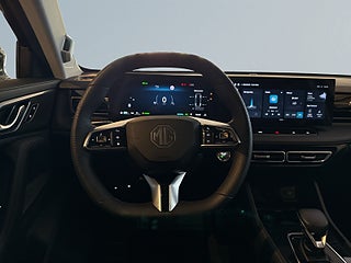 MG HS PHEV Luxury 360° GPS Pvärm Elbaklucka Skinn SoV MOMS – bild 9