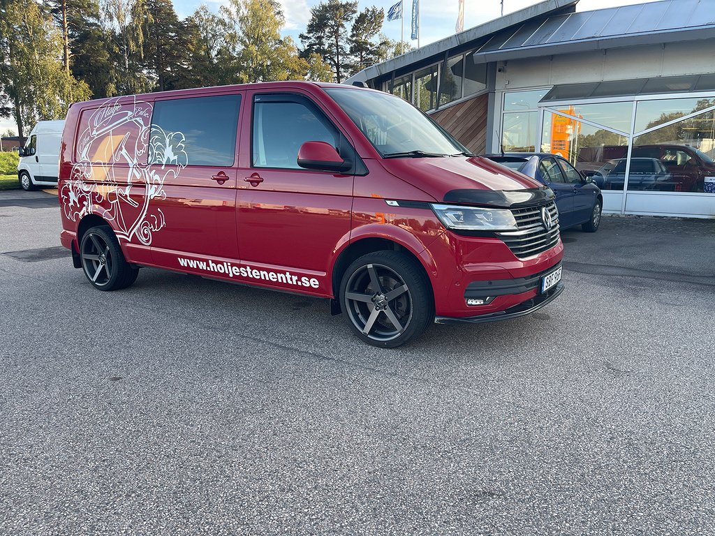 Volkswagen Transporter Kombi T32 2.0 TDI  / 5 SITS / DRAG / NY-SERVAD 