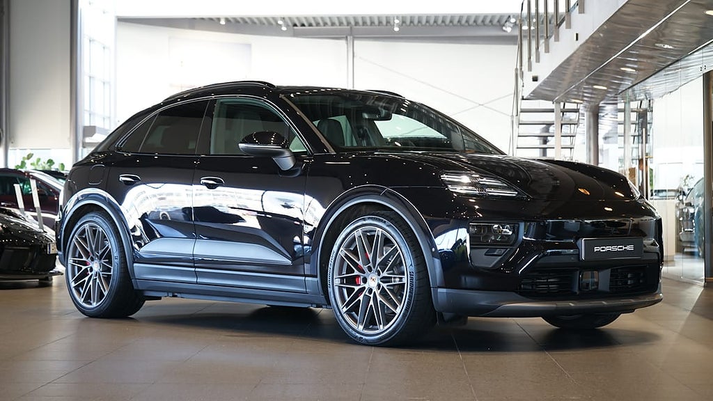 Porsche Macan 4S Electric