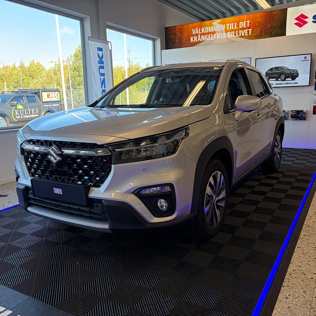 Suzuki S-Cross Hybrid Inclusive 2WD Automat KAMPANJ