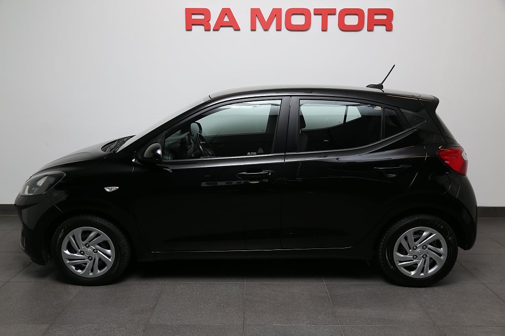 Hyundai i10 1,0 blue 67hk Essential Automat CarPlay Motorvärmare 2021