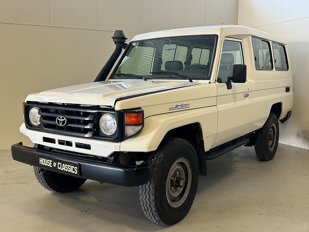 Toyota Land Cruiser Troop Carrier WorkMate 4.2 4WD