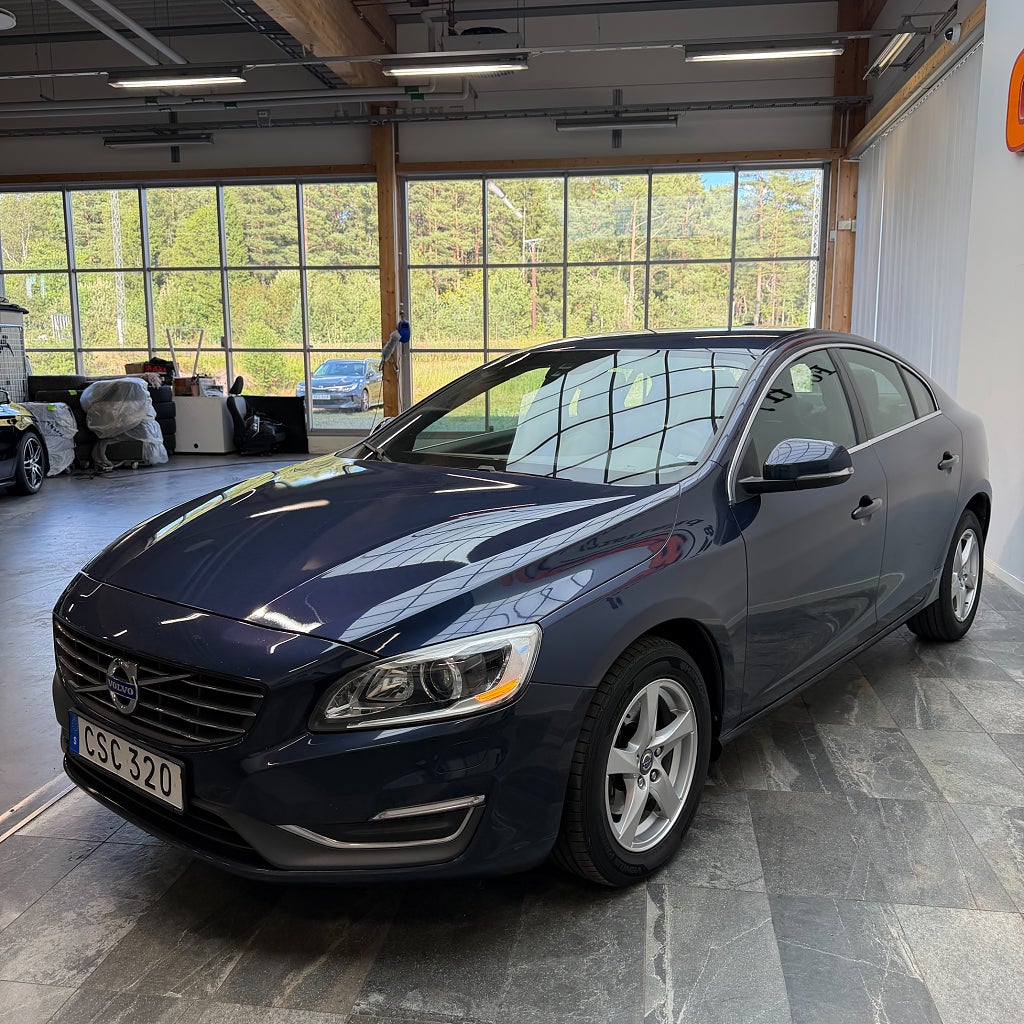 Volvo S60 *HÖSTREA*D4 Momentum Värmare PDC Bak Läder Kamrem bytt!