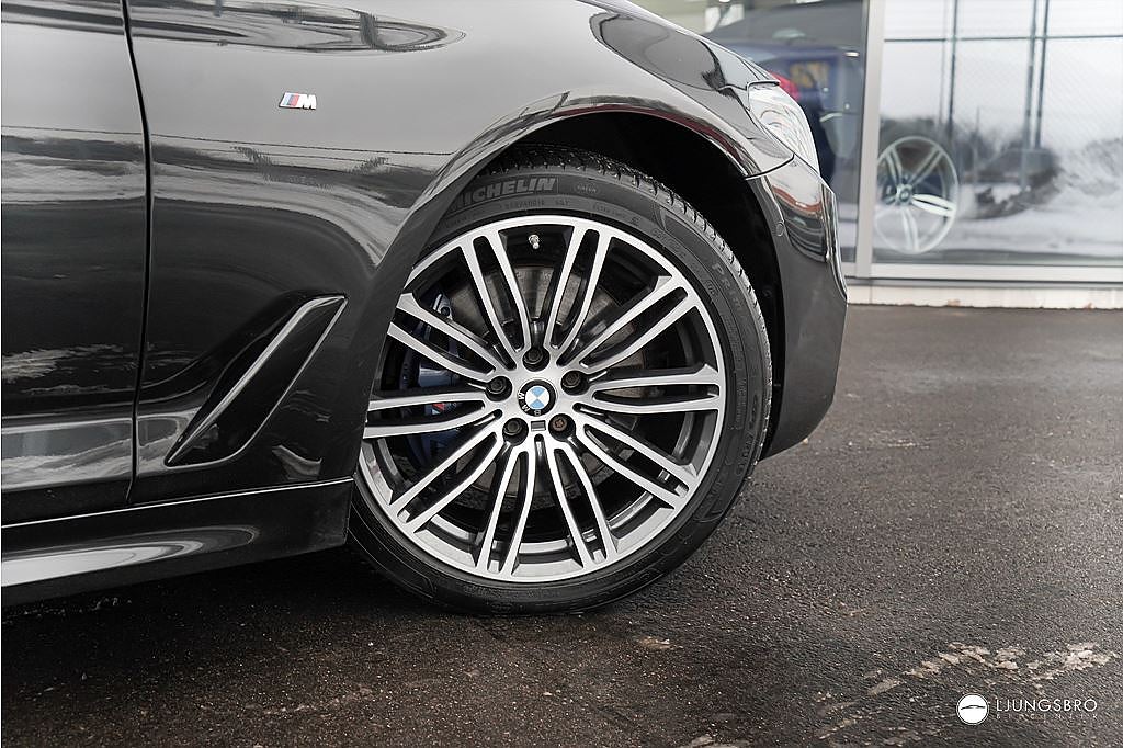 BMW 530 d xDrive M-Sport Innovation 265hk