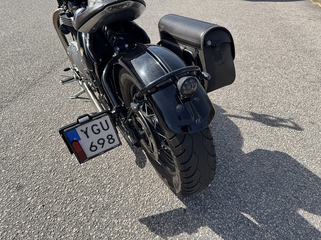 Triumph Bonneville Bobber 2017 - miniatyr 6