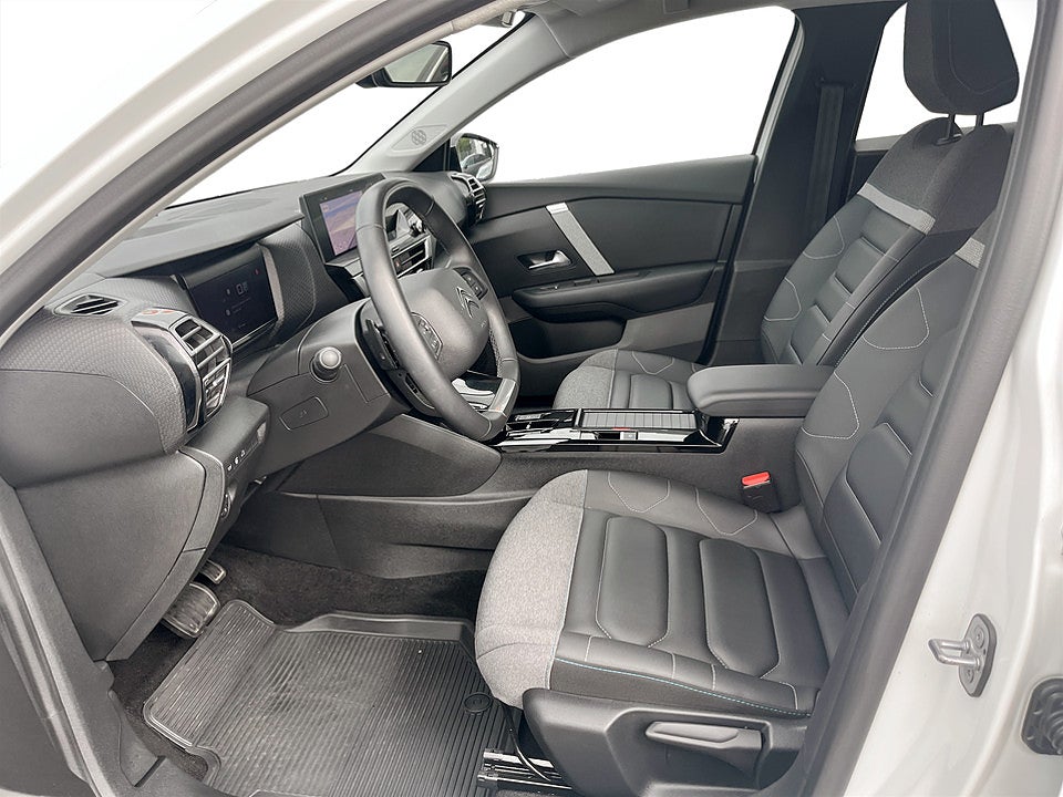 Bild på Citroën C4-X Shine 1.2 PT 130hk Aut B-KAMERA CARPLAY