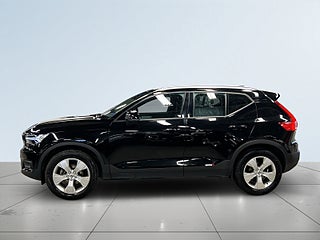 Volvo XC40 T2 Momentum Kamera/P-Värm m tidur/Norrland-körd/S&Vdäck – bild 4