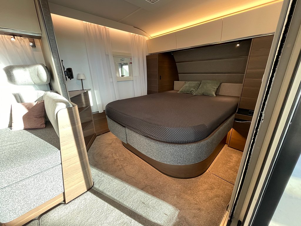 Adria Alpina 663 PT / Barnkammare / ALDE / Ugn / Queens-bed - Adria