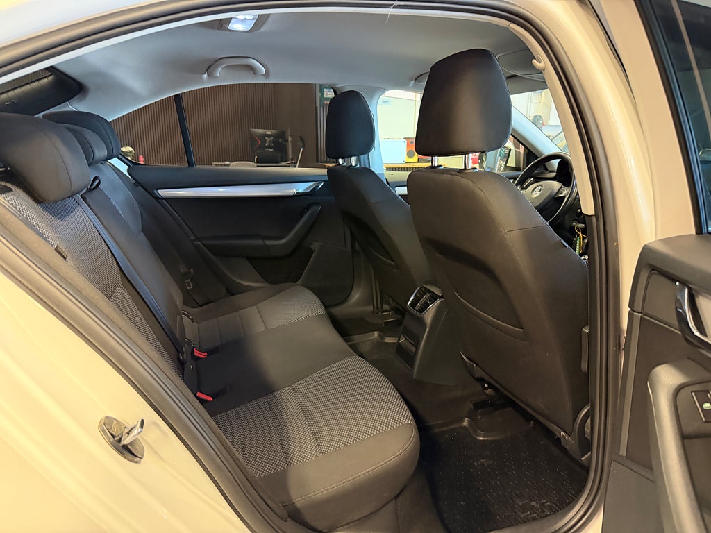 Skoda Octavia 2013 - miniatyr 20