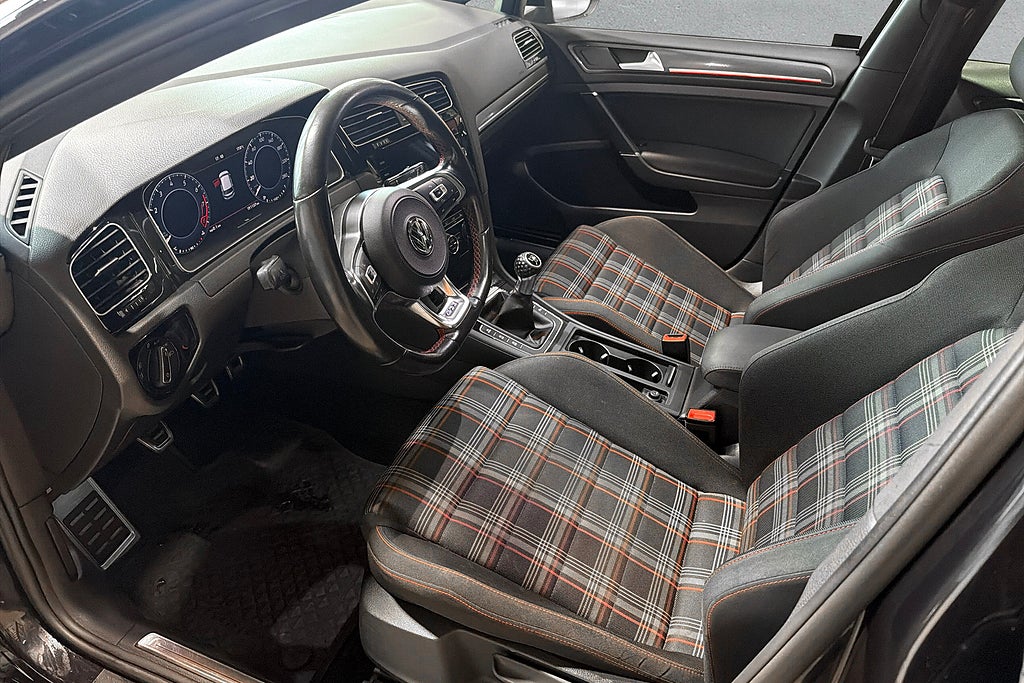 Volkswagen Golf GTI Performance 2.0 TSI Miltek Cookpit B-Kamera Carpaly