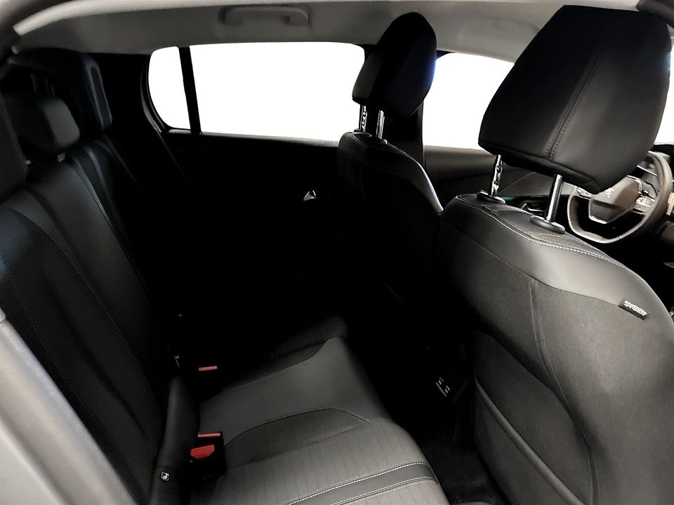 Bild på Peugeot 208 Allure 1.2 PT 100hk Aut BACKSENSORER