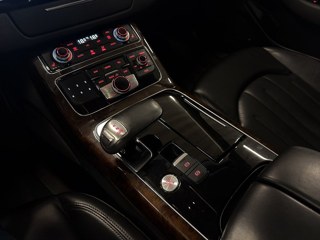 Audi A8 3.0 TDI V6 quattro, Läder, Taklucka, Värmare, Drag, FR 2,99%