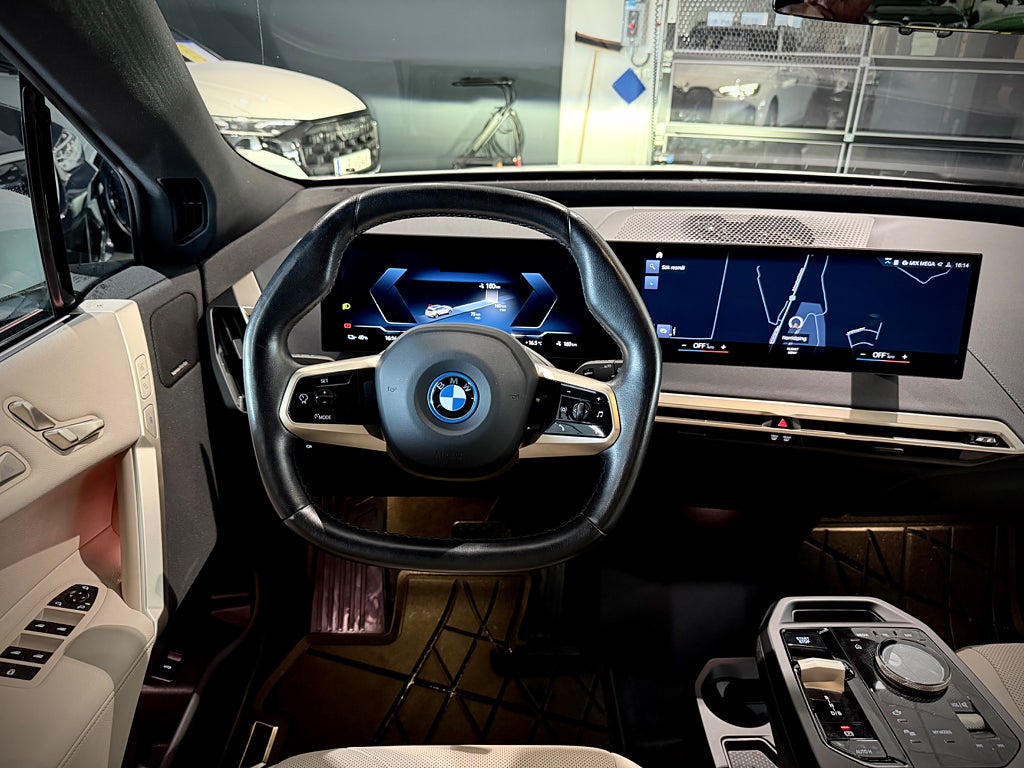 BMW iX xDrive40 Comfort Sport line 326 hk - bild 5