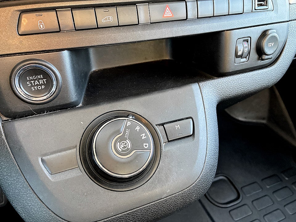 Bild på Peugeot Expert PRO+ 2.0 BlueHDi 145hk Aut L3 BACKKAMERA