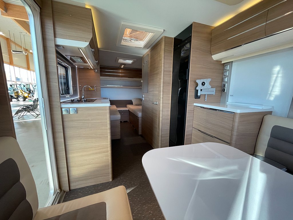 Adria Adora 542 UL / ALDE / Långbädd / Markis /  - Adria