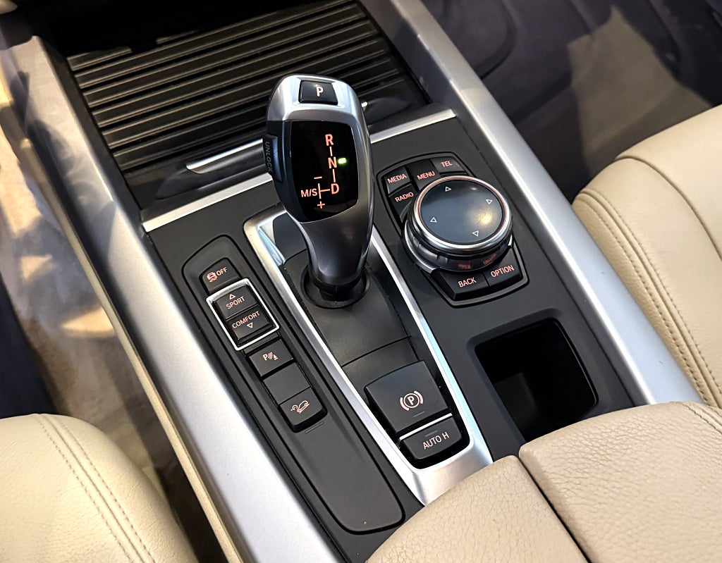 BMW X5 xDrive30d 7-SITS DRAG HELSKINN B-KAMERA FULLSERVAD