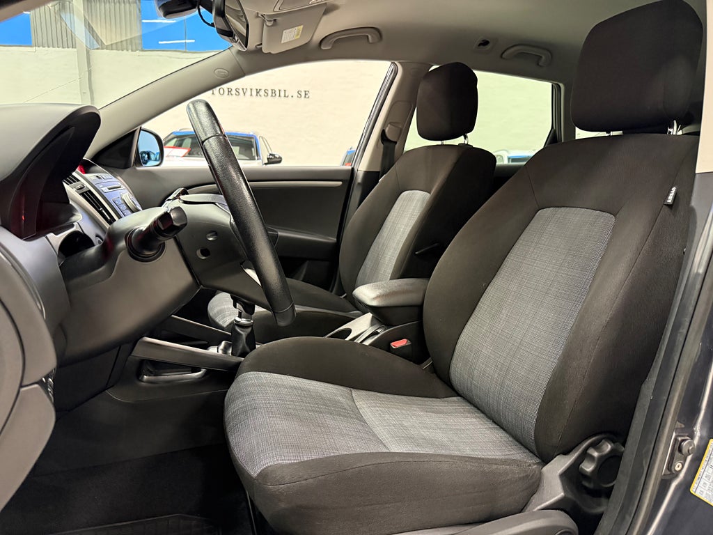 Kia Ceed cee'd_sw 1.6 CRDi Drag Värmare Vinterhjul Nybesiktigad - miniatyr 11