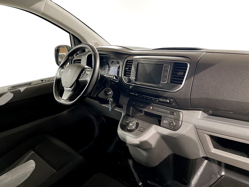 Bild på Peugeot Expert PRO+ 2.0 BHDi 180hk Aut L2 DRAG VÄRMARE INREDNING