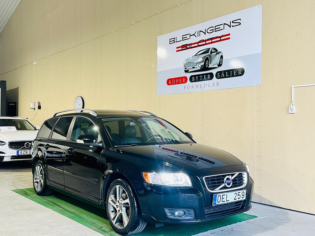 Volvo V50 D2 Momentum Classic Dragkrok Taklucka KeylessGo