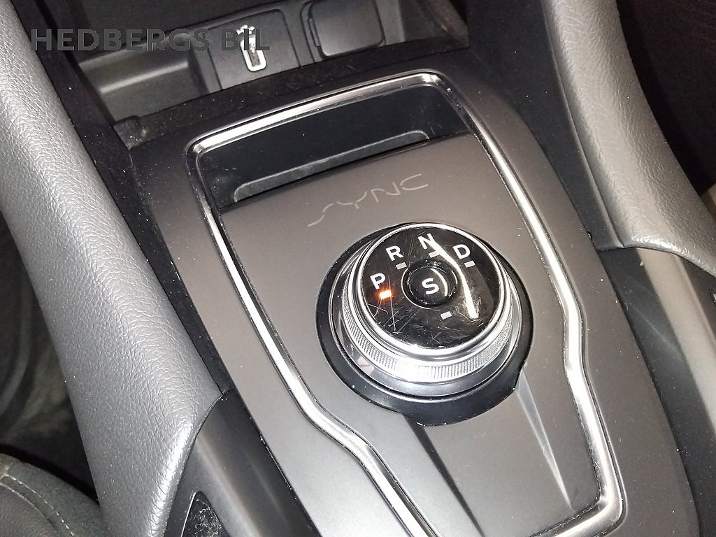 Ford Mondeo Kombi 2.0 EcoBlue AWD SelectShift Titanium thumbnail