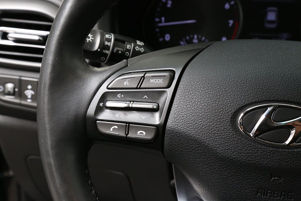Hyundai i30 1,5 T-GDI 48V MHEV 159hk Essential Aut Drag Nybilsg 2022