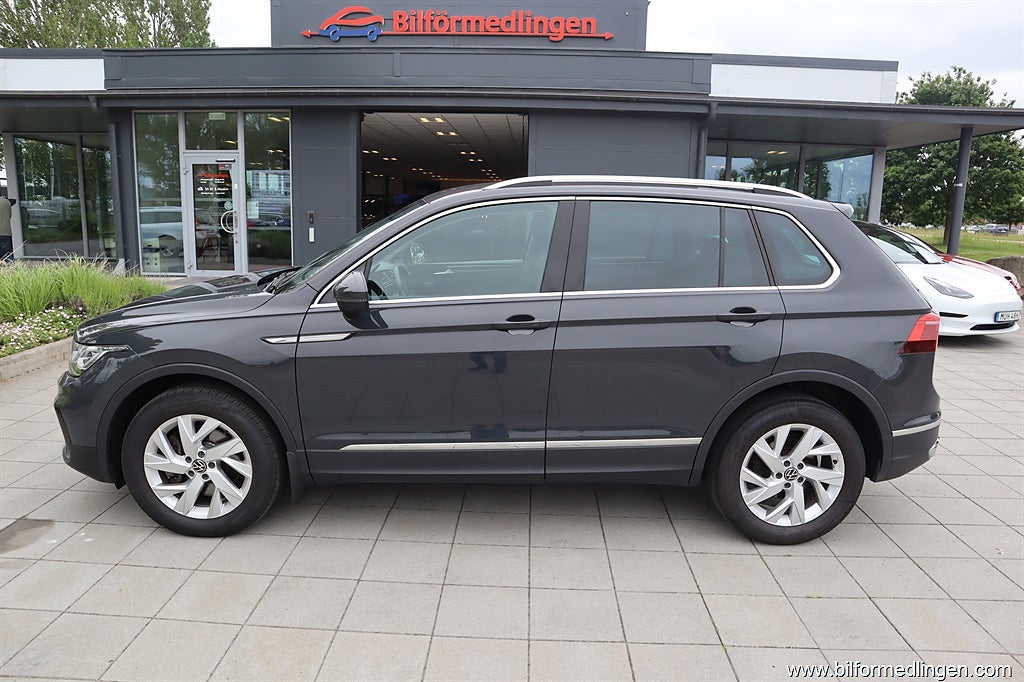 Volkswagen Tiguan 2.0 TDI 4Motion 200hk Aut Momsbil Elegance Drag 1 Ägare