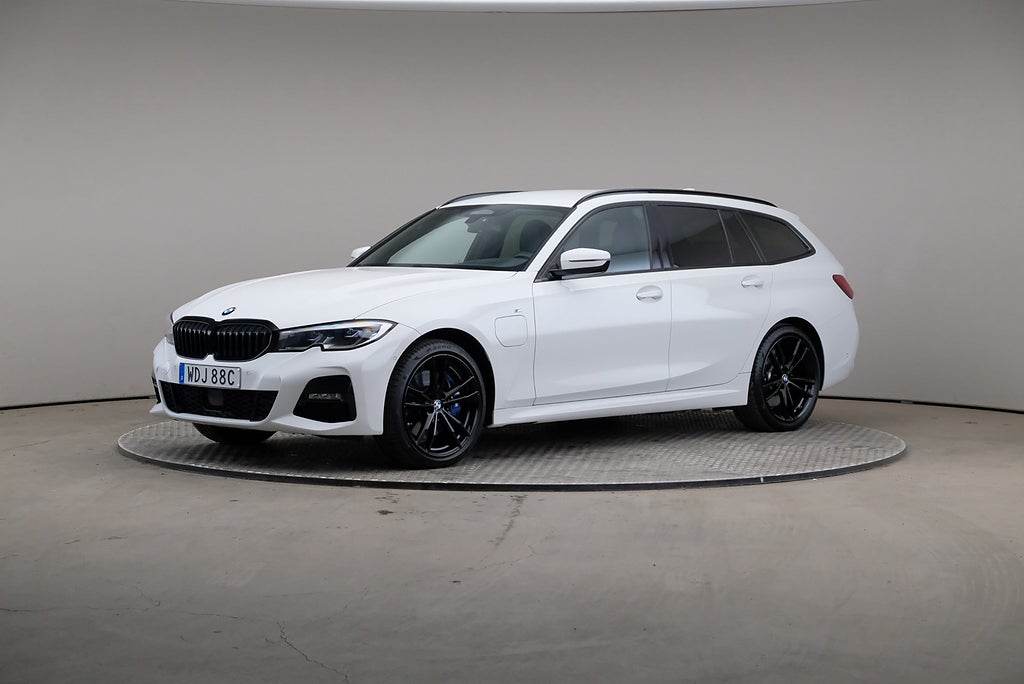 BMW 330e 3 xDrive Touring M-Sport Shadow Innovation Drag H/K