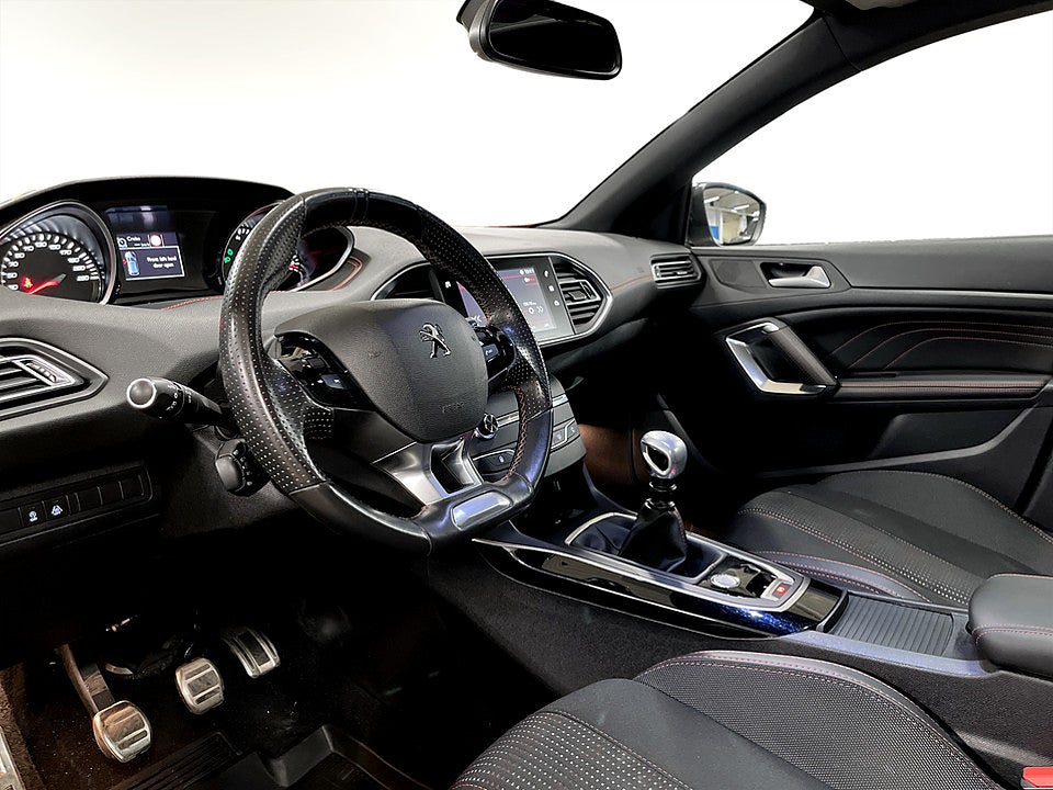 Bild på Peugeot 308 5D GT-Line 1.2 PT 130hk GLASTAK P-SENSORER 