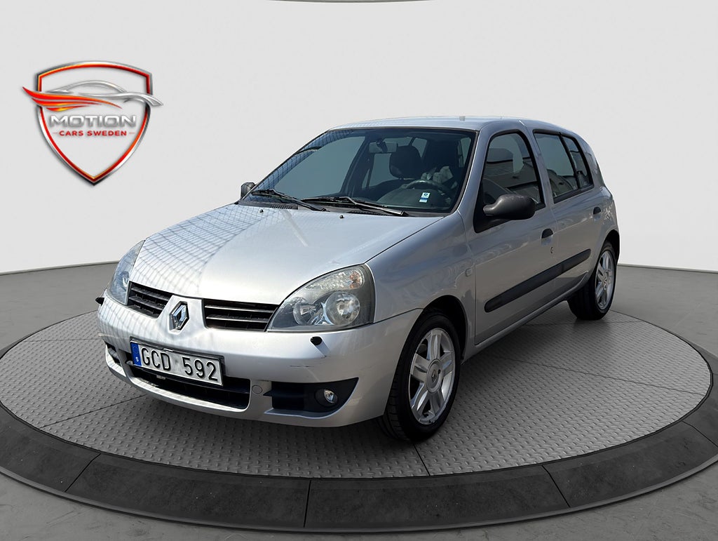 Renault Clio 5-dörrars 1.2- Nykamrem- Lågmil , 1 brukare 