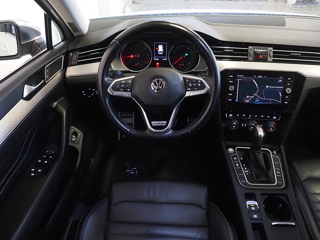 Volkswagen Passat Alltrack 2.0 TDI 4Motion Executive D-Värm Skinn Drag Navi 2020