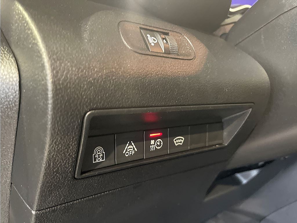 Bild på Citroën e-Berlingo Shine 50kWh 5-sits B-kamera, Nav, sensor