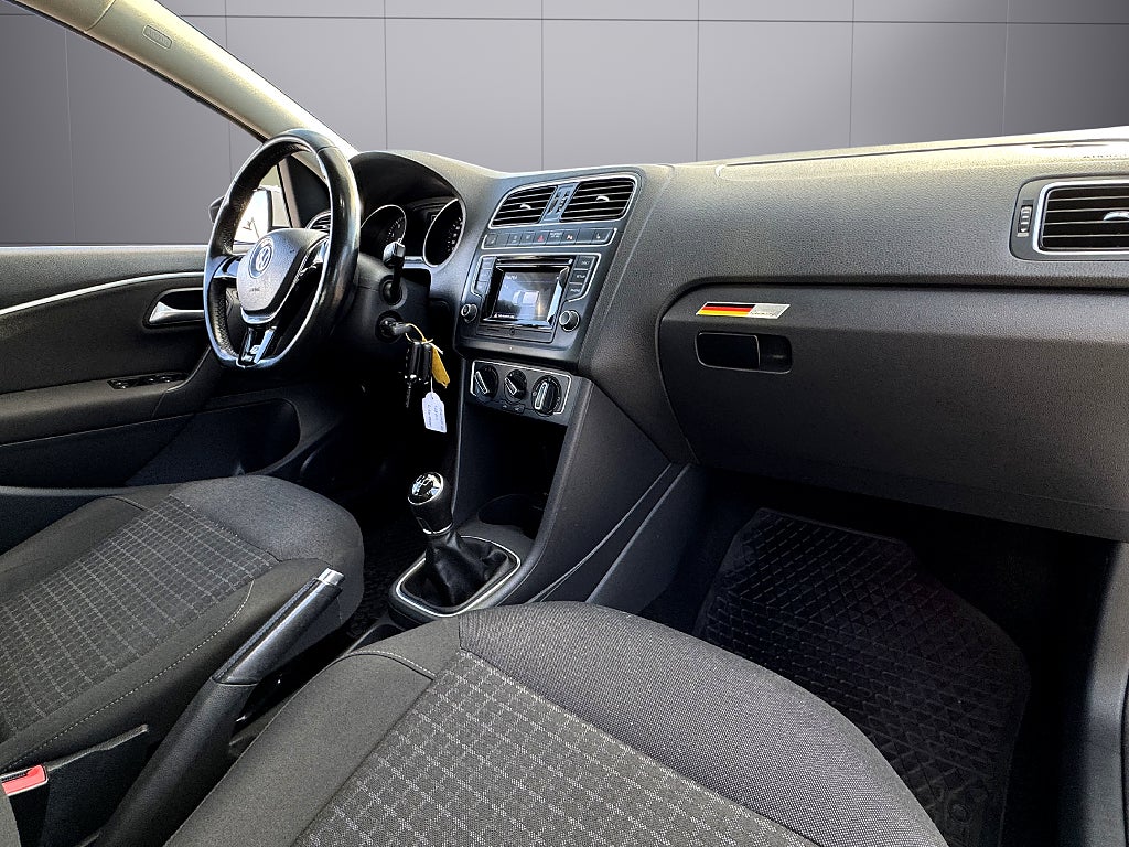 Volkswagen Polo 5-dörrar 1.2 TSI R-Line Base P-Sensorer Ny servad - miniatyr 14