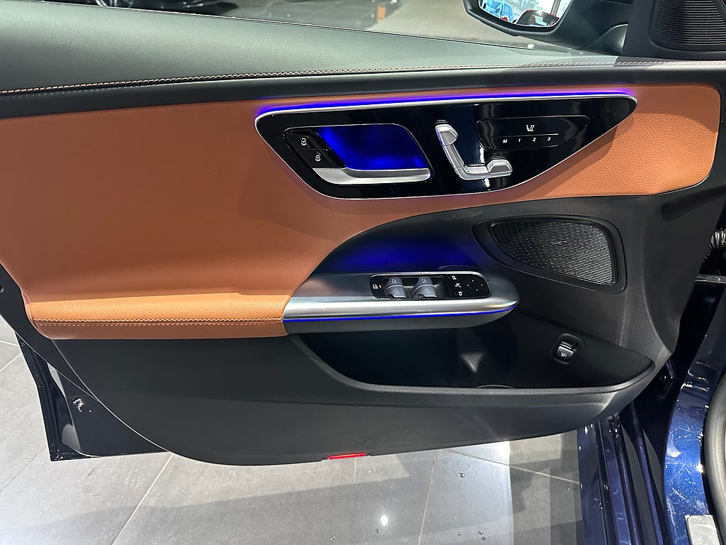 Mercedes-Benz C 220 d AMG Läder Värmare Drag Kombi - bild 11