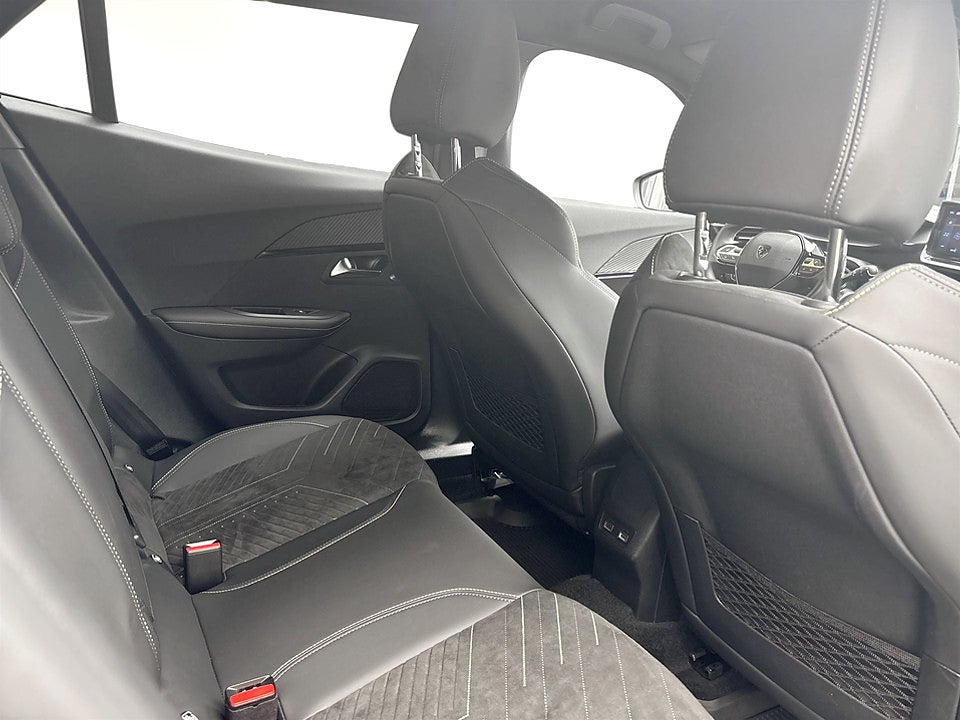 Bild på Peugeot 2008 GT 1.2 PT 130hk Aut B-KAMERA NAVI