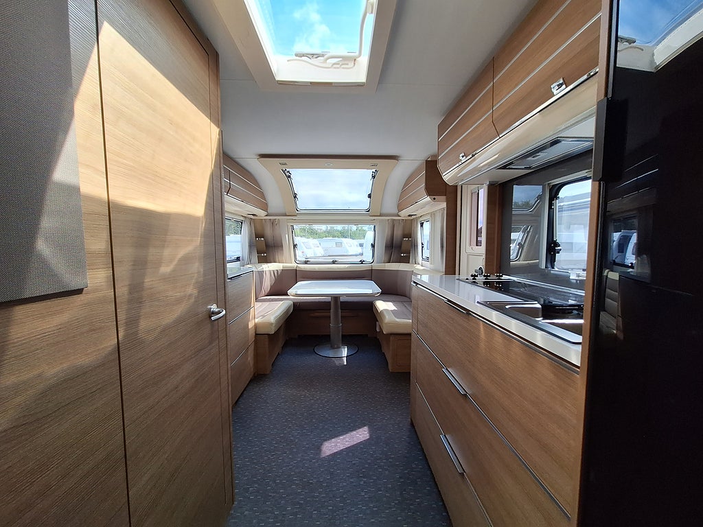 Adria Adora 593 UK Barnkammare: 3 Bäddar