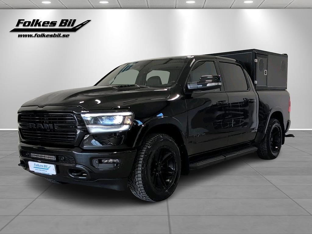 RAM 1500 Laramie Night Edition V8 HEMI Låg skatt 4x4 JAKTKÅPA