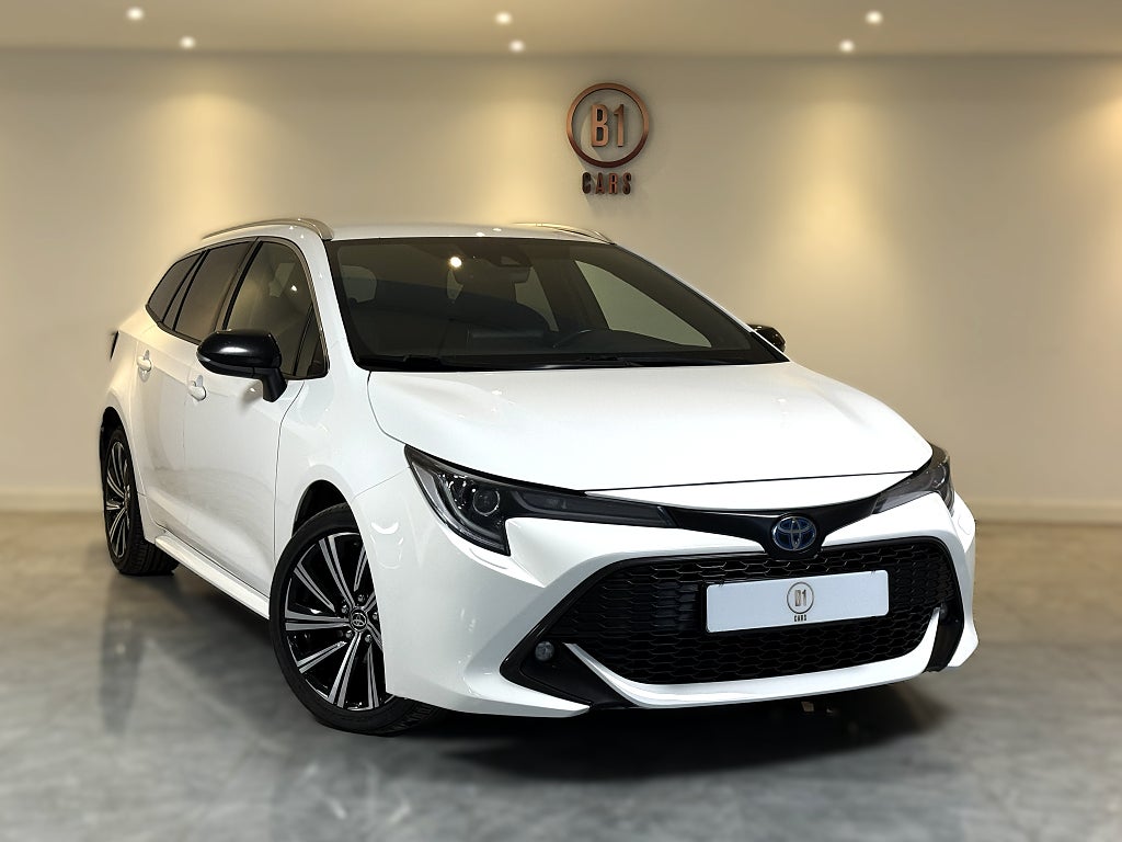 Toyota Corolla TOURING SPORT HYBRID 1.8 STYLE ADAPTIV RATTVÄRM CARPLAY