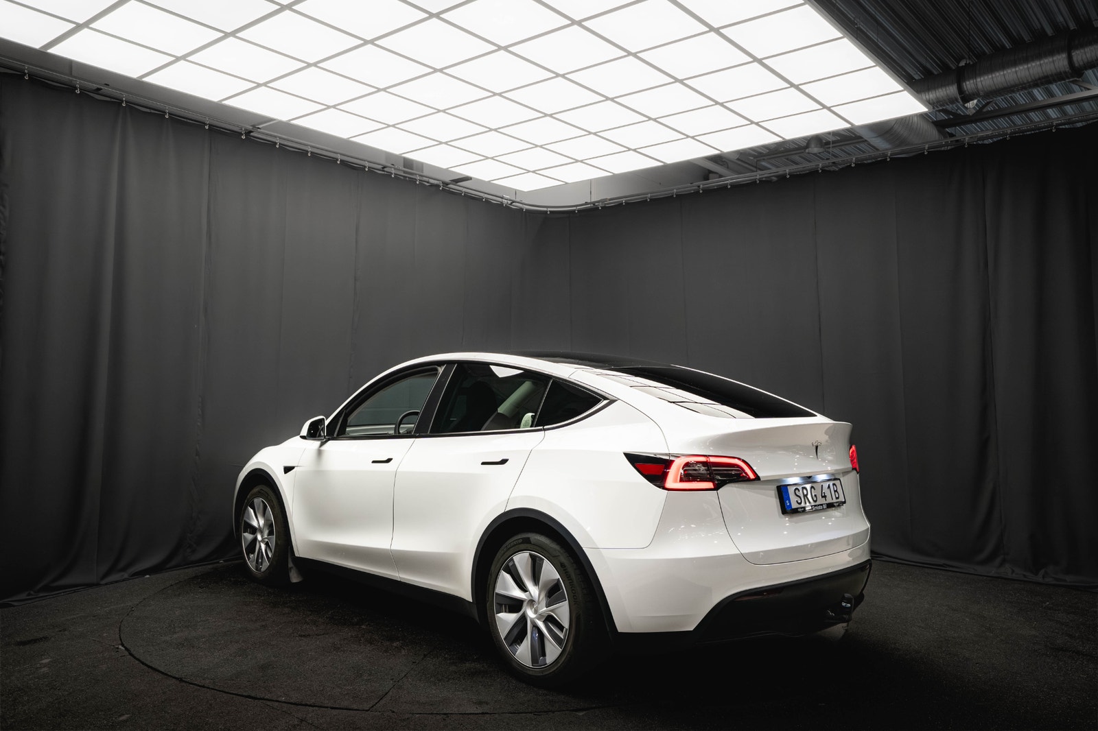 Tesla Model Y Standard Range RWD DRAG PANO LÄDER 1-ÄGARE MOMS 2023 - miniatyr 8