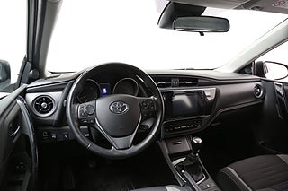 Halvkombi Toyota Auris 13 av 23