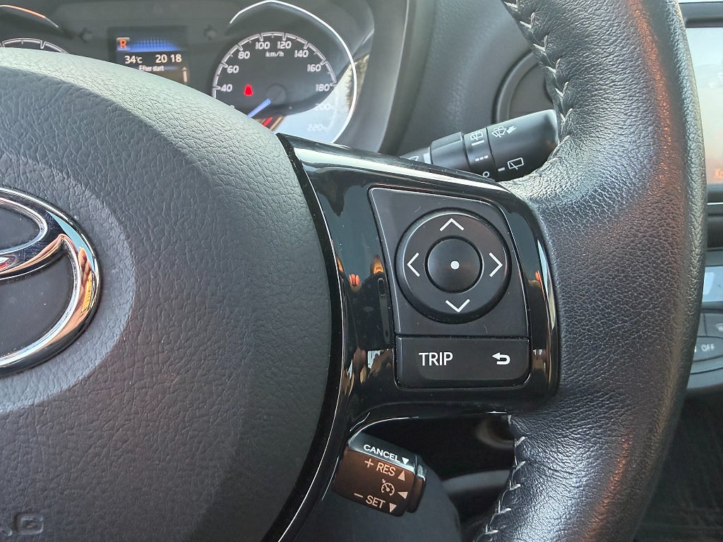 Toyota Yaris Hybrid - Executive - Panorama - Automat